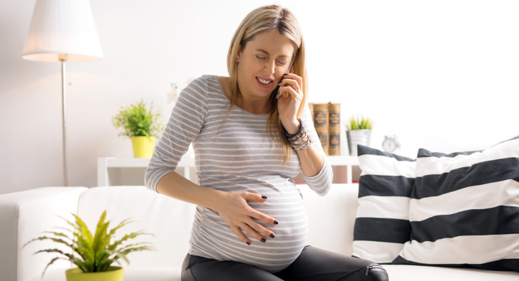 Что такое сукровичные выделения, почему они бывают при беременности, опасно ли это на ранних сроках?