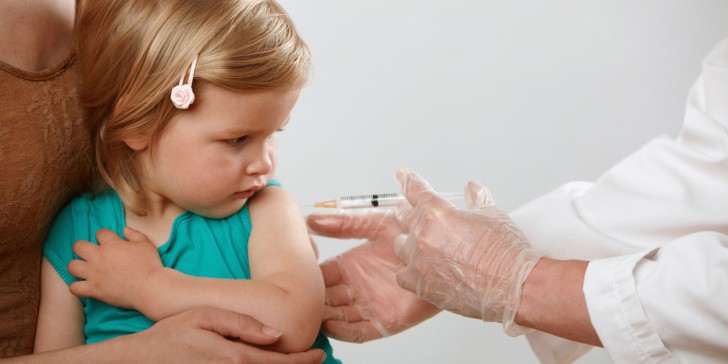 Особенности прививки от гепатита А для детей: схема вакцинации, возможные побочные эффекты, противопоказания