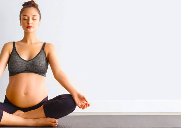 Йога для беременных в 1 триместре: какие упражнения можно и нельзя делать в домашних условиях?