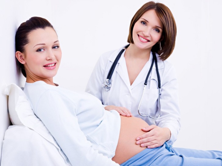 Можно ли делать клизму на ранних и поздних сроках беременности, как правильно ее ставить в домашних условиях?