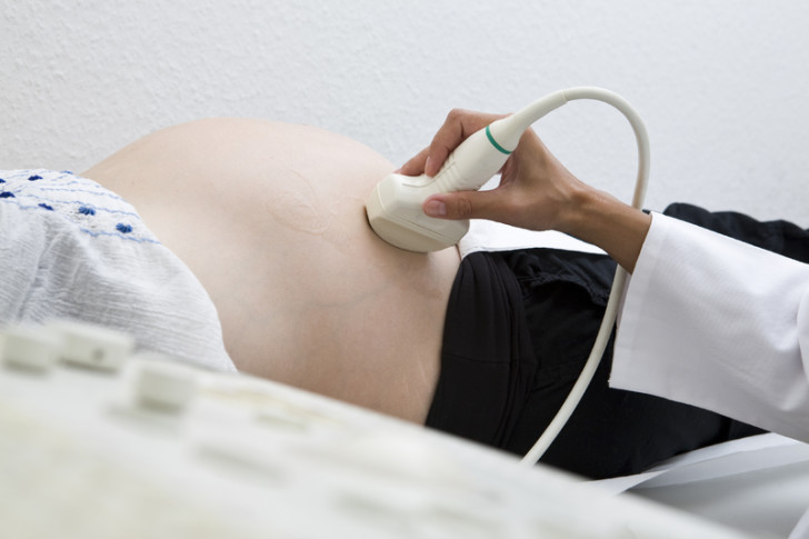 Какая норма ИАЖ или индекса амниотической жидкости в зависимости от недели беременности, от чего зависит показатель?