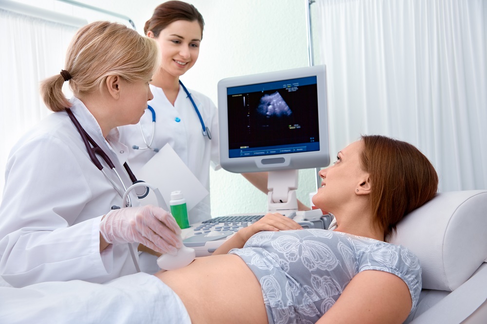 Как и на каком сроке беременности проводятся анализ крови и УЗИ на хромосомные аномалии и другие патологии плода?