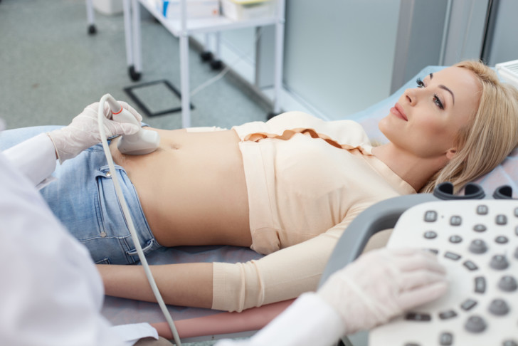 Как можно забеременеть при загибе матки кзади, как протекает беременность при патологическом состоянии на ранних сроках?