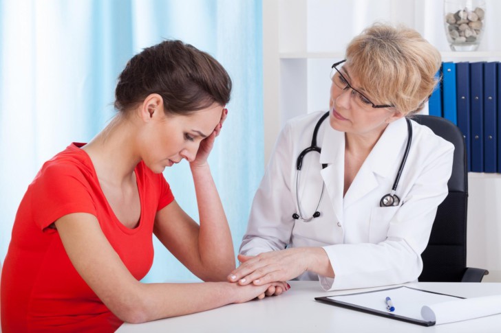 Причины и симптомы гормонального сбоя после родов, срок восстановления в норме и лечение нарушения