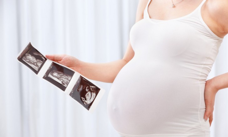 Какие слабительные средства можно принимать при запорах на ранних и поздних сроках беременности?