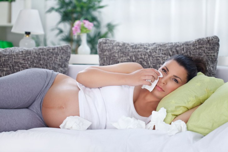 Простуда у беременных: чем лечить заболевание на разных сроках беременности, какие могут быть последствия для ребенка?
