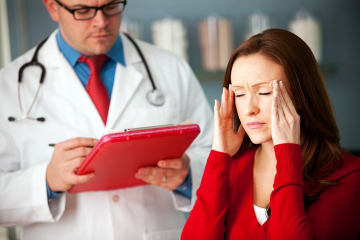Причины, симптомы и лечение головных болей во время месячных: почему возникают и что принимать при менструации?