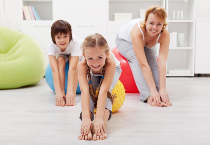 ЛФК при сколиозе 1 и 2 степени у детей: комплекс гимнастических упражнений в домашних условиях