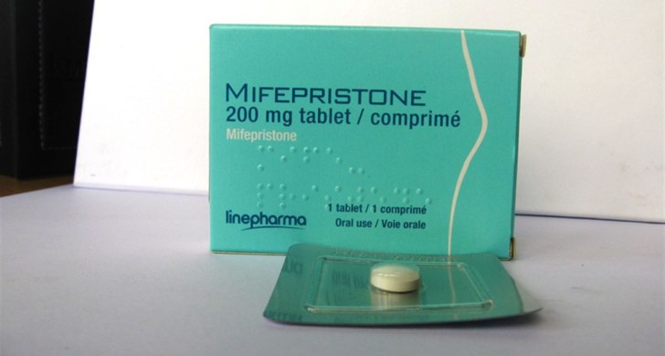 Мифепристон в таблетках для стимуляции родов: через сколько действует и как правильно принимать?