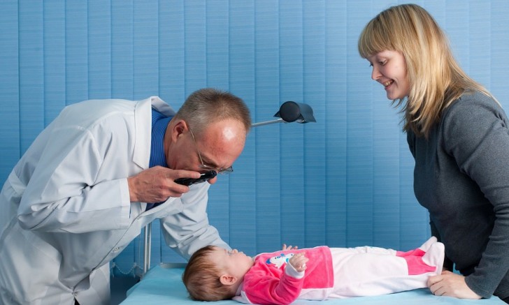 Симптомы дакриоцистита у новорожденных детей, лечение при закупорке и сужении слезного канала