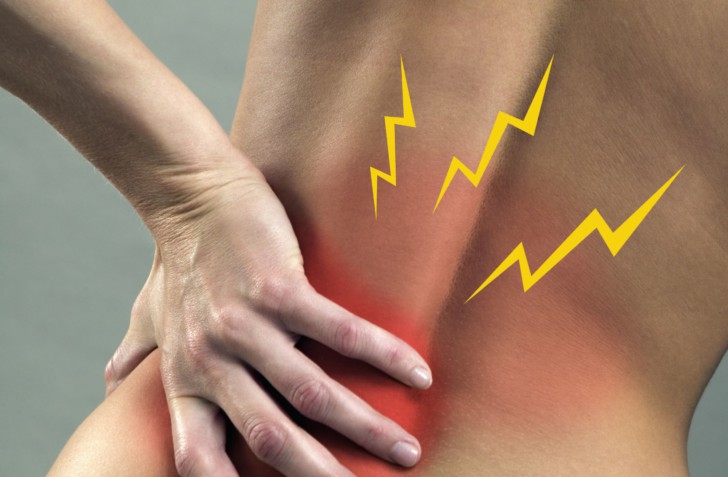 Почему при месячных болит спина и поясница: какие могут быть причины боли и что делать?