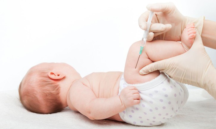 Когда ребенку делают прививку против коклюша, дифтерии и столбняка: график вакцинации и осложнения