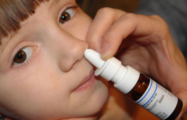 Как и чем правильно промывать нос при насморке и заложенности в домашних условиях: средства для детей