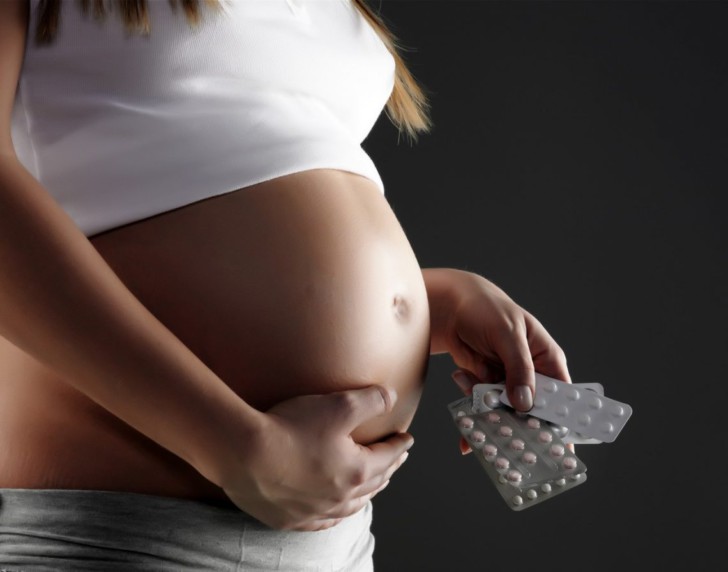 Какие противовирусные препараты можно при беременности: список средств от простуды на ранних и поздних сроках