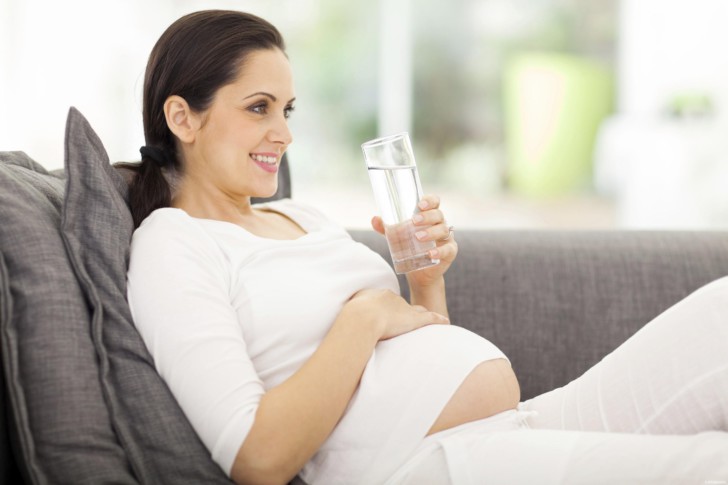 Можно или нельзя при беременности пить минеральную воду и прочие газированные напитки, почему?