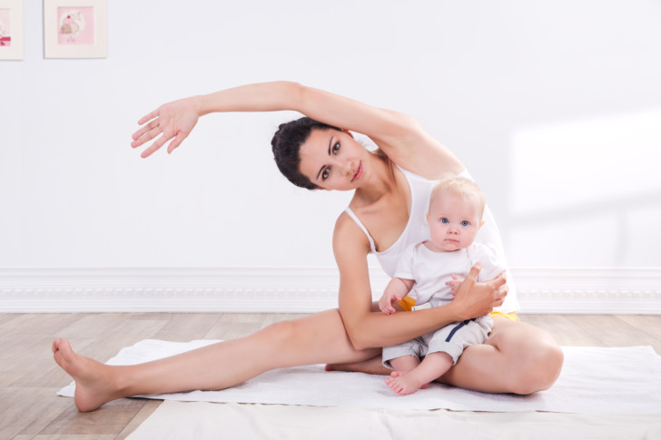 Когда можно начинать заниматься йогой после родов, как правильно выполнять упражнения дома?