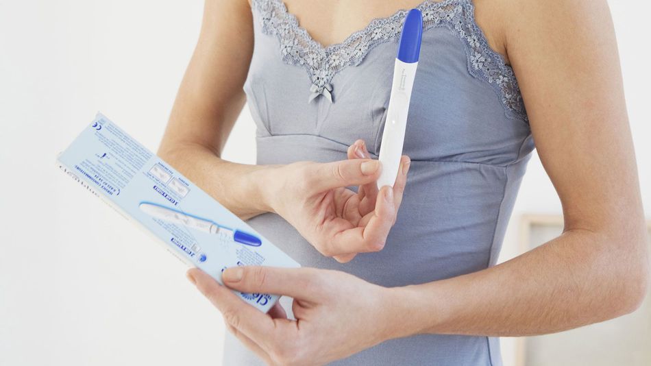 Может ли тест на беременность быть отрицательным при ее наличии, по каким причинам получается такой результат?