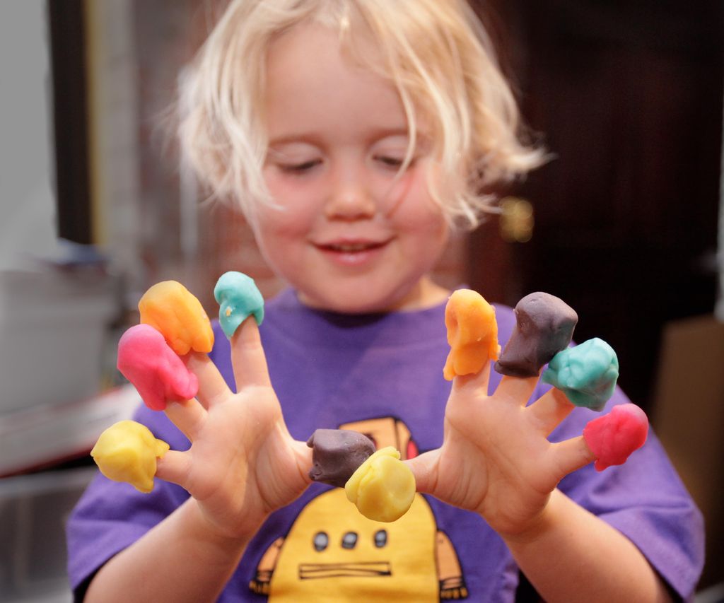 Уроки лепки из пластилина с фото для детей 3–4 лет: как научить малыша лепить?