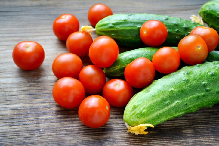 С какого возраста ребенку можно давать свежие помидоры и огурцы, и бывает ли аллергия на овощи?