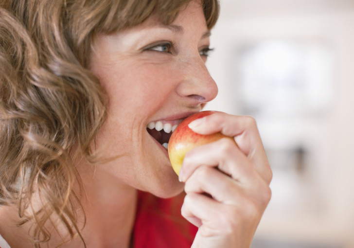 Польза и вред яблок во время беременности, в каком виде лучше есть на ранних и поздних сроках