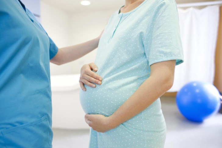 Недержание мочи и непроизвольное мочеиспускание у женщины при беременности: почему происходит подтекание и что делать?