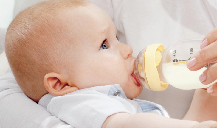 Кисломолочные и молочные смеси Агуша для новорожденных и детей от 6 месяцев: состав, ассортимент