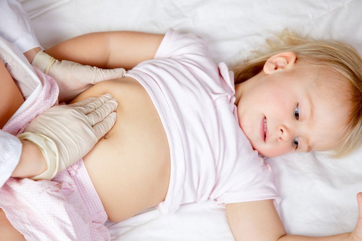 Что делать, если у ребенка тошнота и рвота без температуры и поноса: причины и лечение