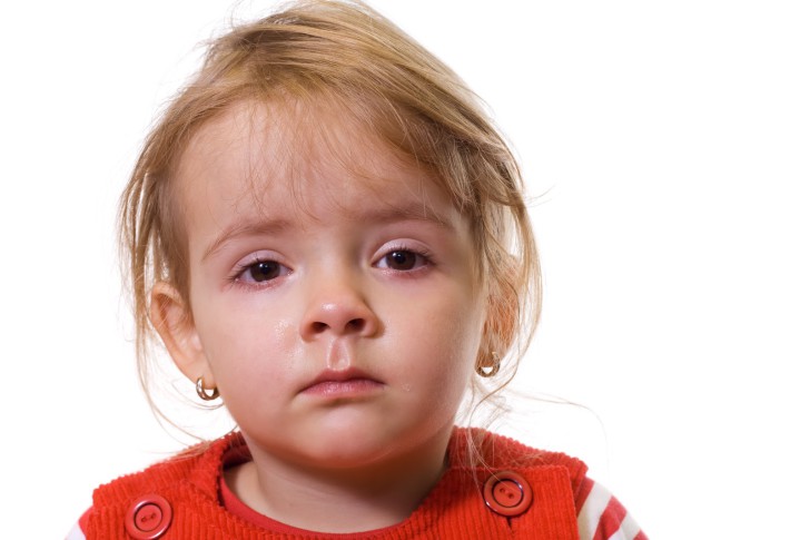 Симптомы аллергического ринита у ребенка, особенности лечения и отличия от простудного насморка