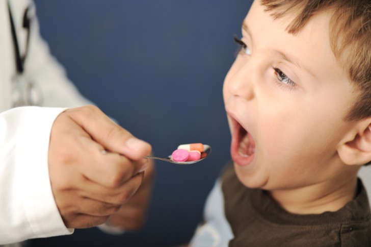 Антибиотики в виде суспензии, таблеток и свечей для детей: список лучших препаратов и расчет дозировки