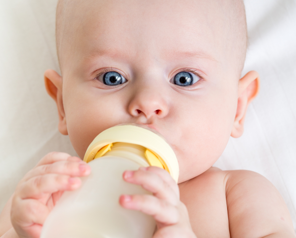 Плюсы и минусы искусственного вскармливания новорожденных и грудничков, как правильно разводить смесь и кормить ребенка