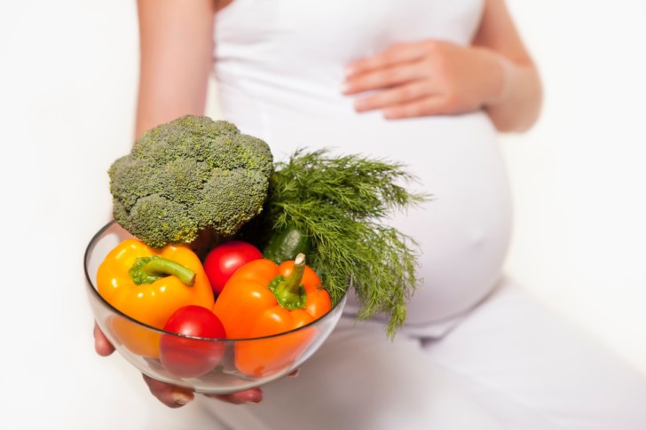 Какие фрукты и овощи можно беременным в 1, 2 и 3 триместрах: что лучше и полезнее есть при беременности?