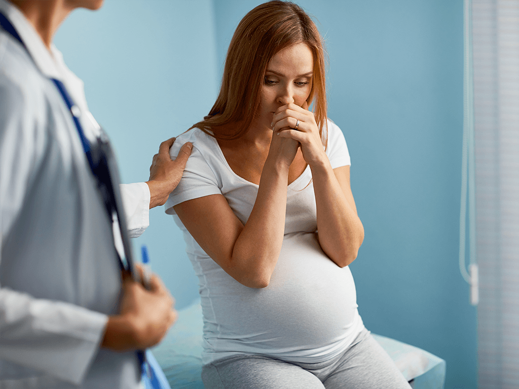 Рвота и тошнота во время беременности на ранних и поздних сроках: почему возникает и что делать?