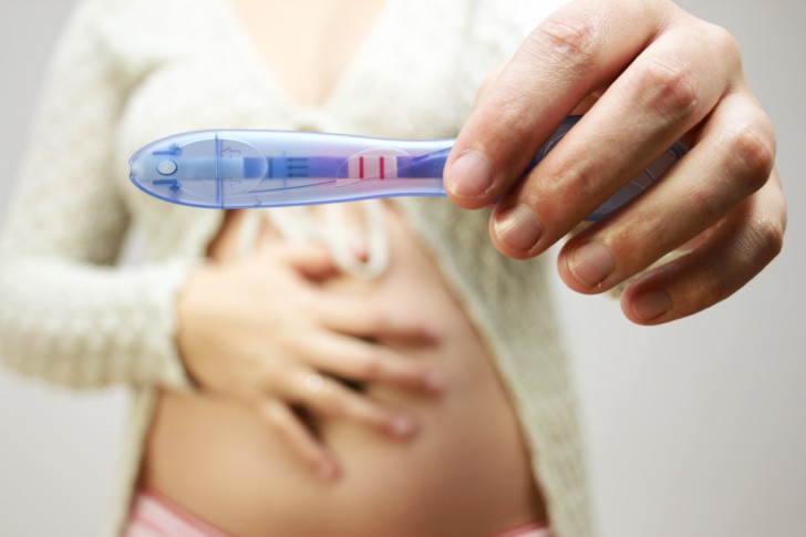 2 неделя беременности от зачатия: что происходит с малышом, какие ощущения испытывает мама, могут ли быть выделения?