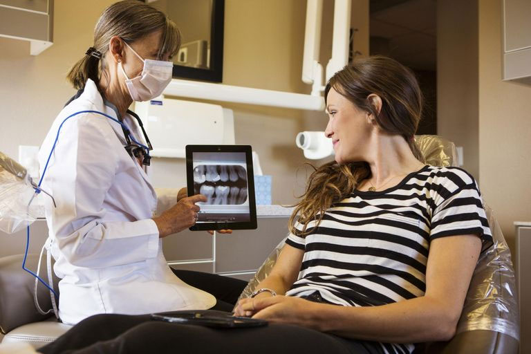 Рентген зуба и других органов при беременности: можно ли делать, насколько вреден на первых неделях и поздних сроках?