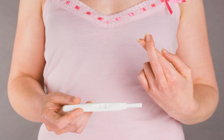 Задержка месячных, а тест отрицательный: в чем причина отсутствия менструации и что делать?