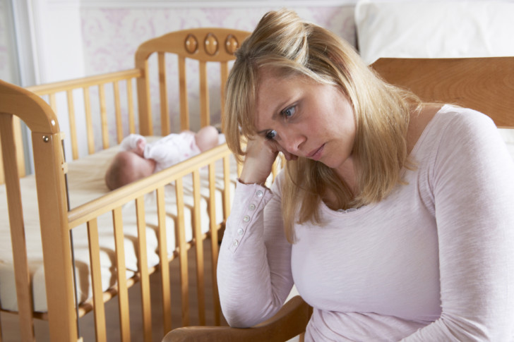 Причины и симптомы гормонального сбоя после родов, срок восстановления в норме и лечение нарушения