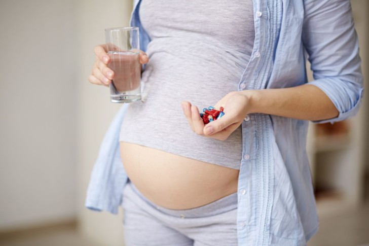 Инфекции половых путей при беременности: чем они опасны для матери и плода и какие могут быть последствия?
