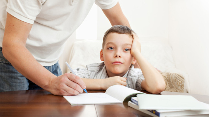 Что делать родителям, если ребенок-подросток не хочет учиться: заставить или помочь ценные советы психолога