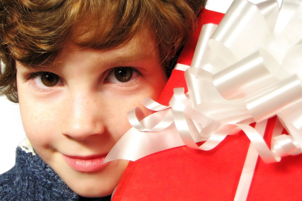 Какой подарок можно подарить мальчику на 6 лет, чтобы ребенок был счастлив в свой день рождения?
