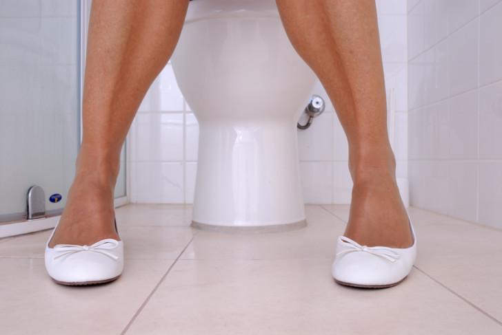 Как после родов или кесарева сечения сходить в туалет по большому: как наладить стул?