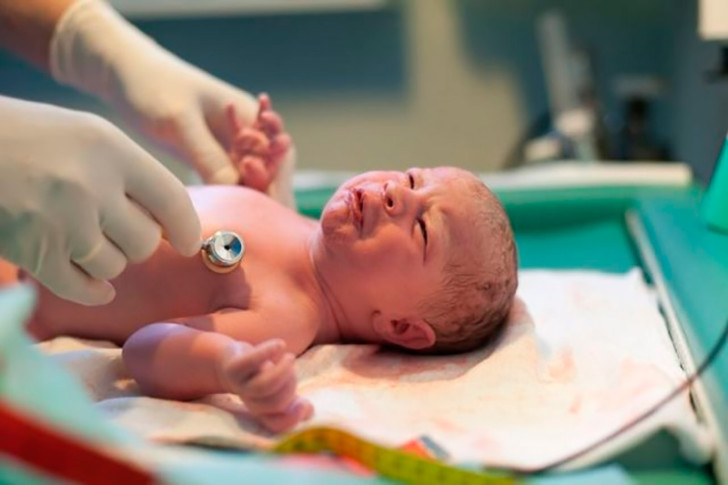 Симптомы, причины и лечение внутрижелудочкового кровоизлияния в мозг у новорожденных, последствия для детей