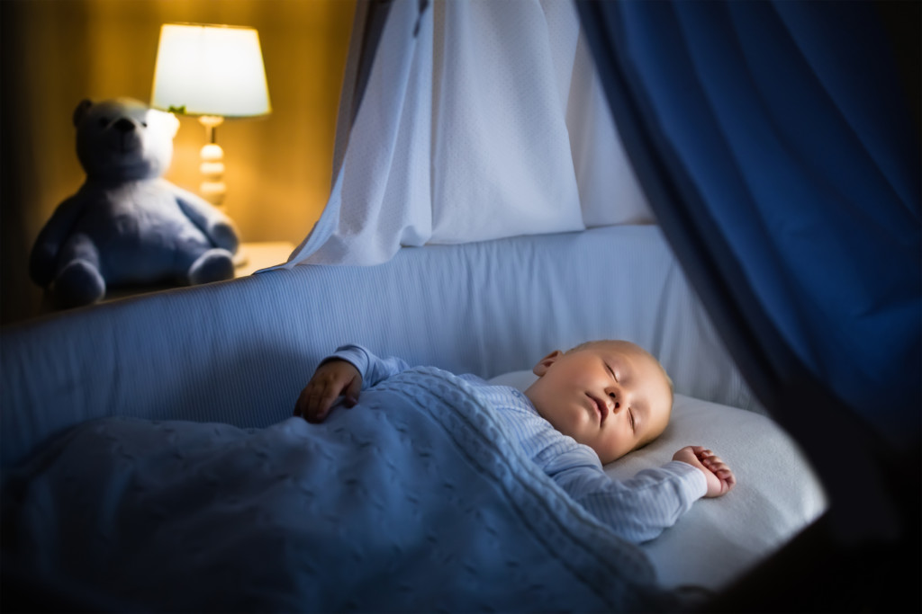 Новорожденный ребенок слишком много спит: стоит ли беспокоиться, каковы нормы сна для младенца?