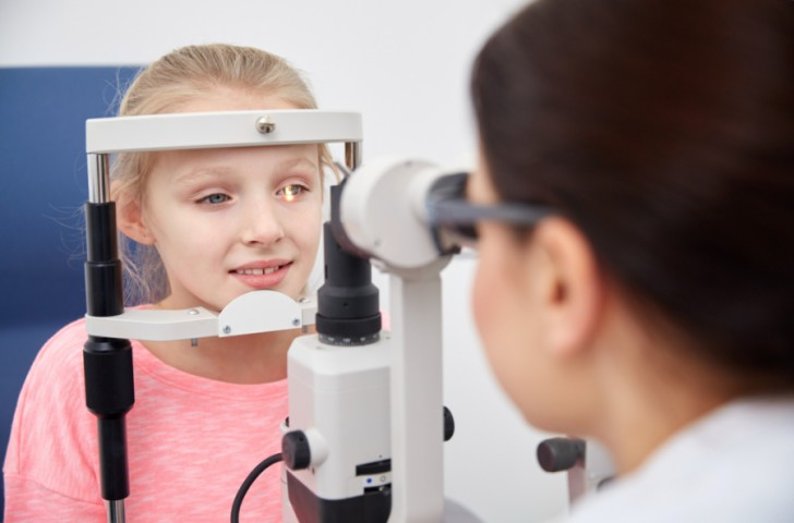 Что такое склеропластика глаз, какие есть за и против для выполнения операции детям?