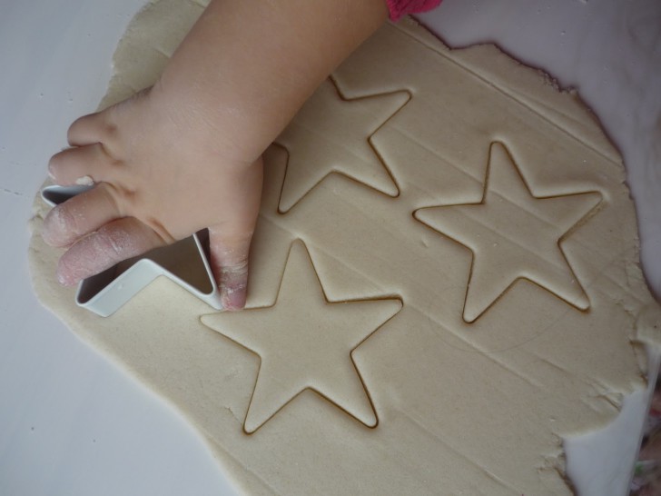 Простые рецепты соленого теста для лепки своими руками и фото поделок с детьми