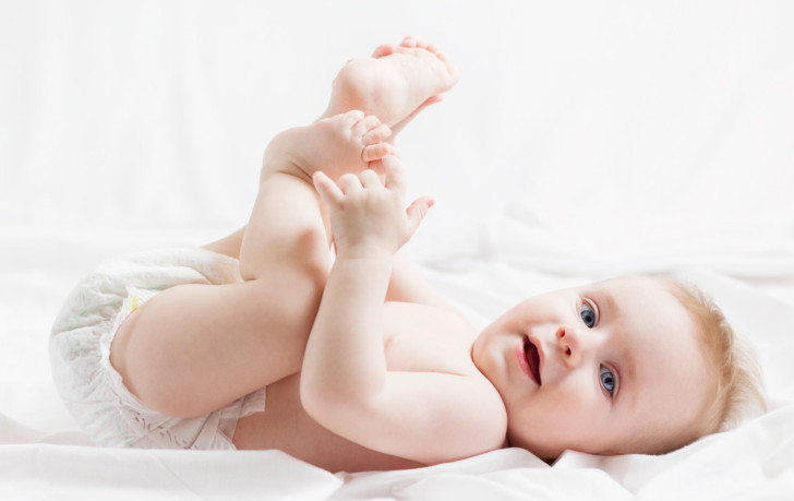 Сколько раз в день должен какать здоровый новорожденный ребенок: нормы частоты стула по месяцам