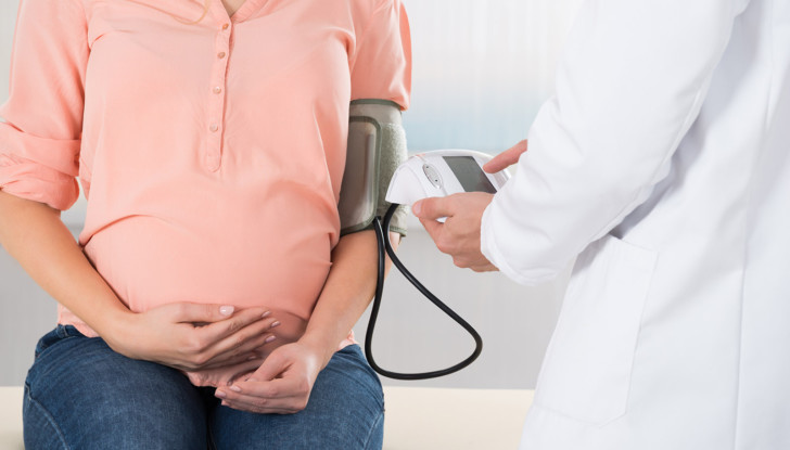 Головная боль во время беременности: как от нее избавиться, какие препараты можно принимать беременным?