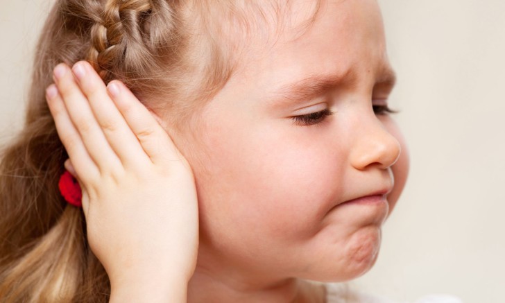 Симптомы и виды отита у детей, первая помощь и лечение воспаления уха в домашних условиях