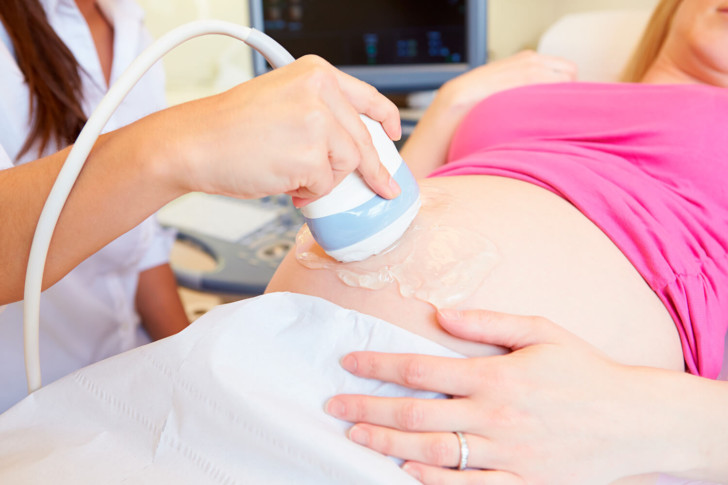 Как часто можно делать процедуру УЗИ в течение беременности и вредно ли это для плода?