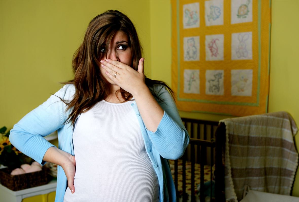 Причины изжоги в третьем триместре беременности, способы от нее избавиться на поздних сроках
