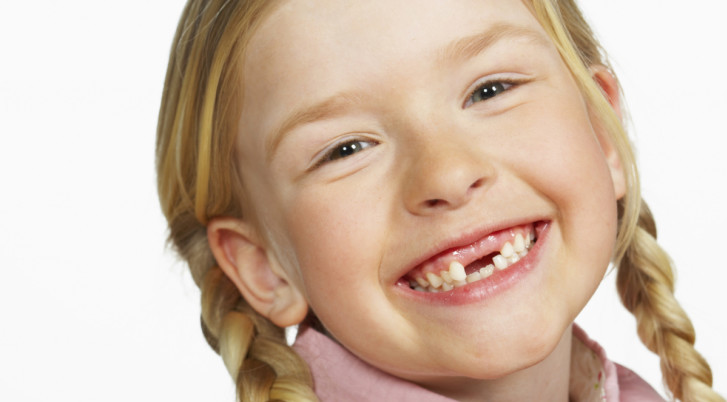 Показания к удалению молочного зуба ребенку: больно ли это и будут ли последствия?
